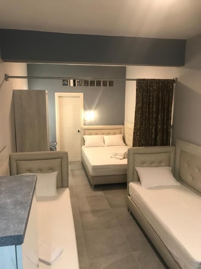 Avra Comfort Rooms - Family Nea Poteidaia Exteriör bild