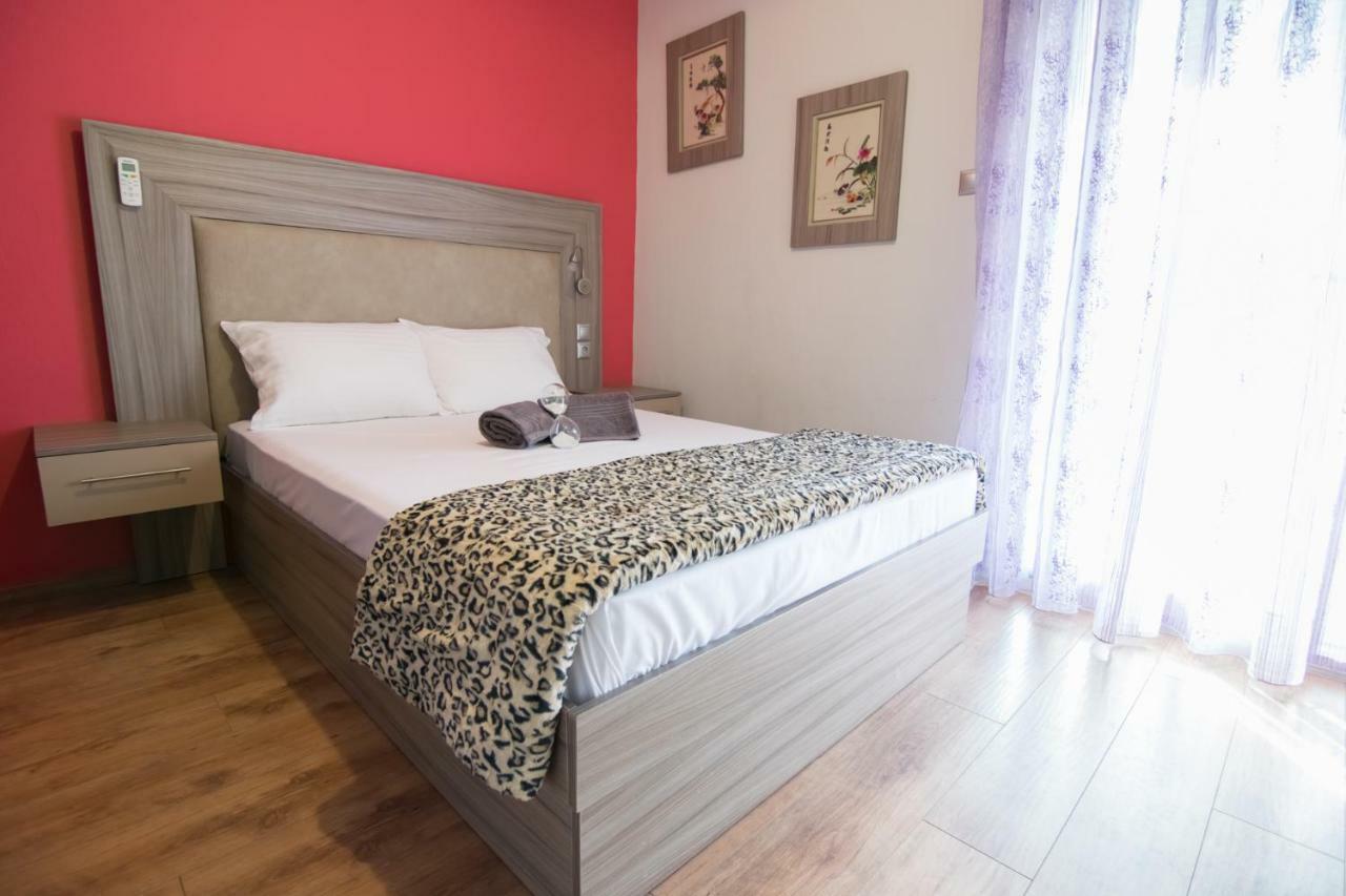Avra Comfort Rooms - Family Nea Poteidaia Exteriör bild